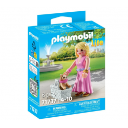 Pani z chihuahuą
